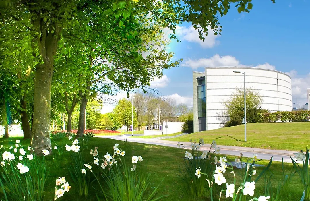 Guest Rooms At Lancaster University-1